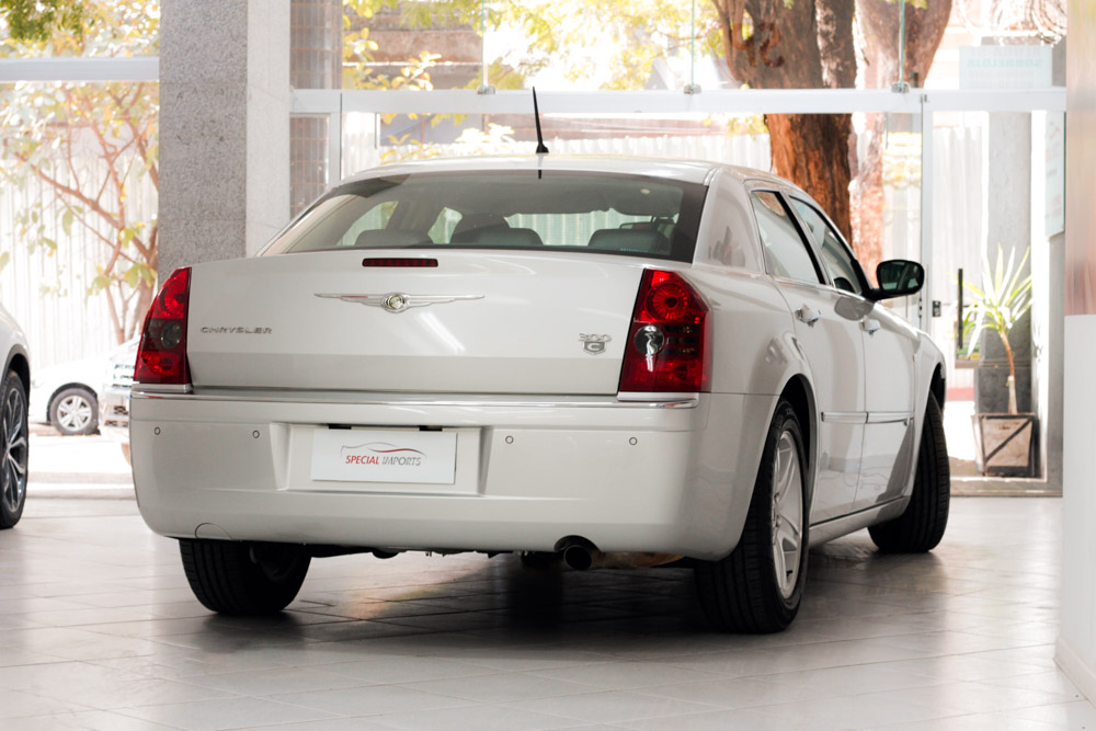 Chrysler 300C 3.5 V6 (2)